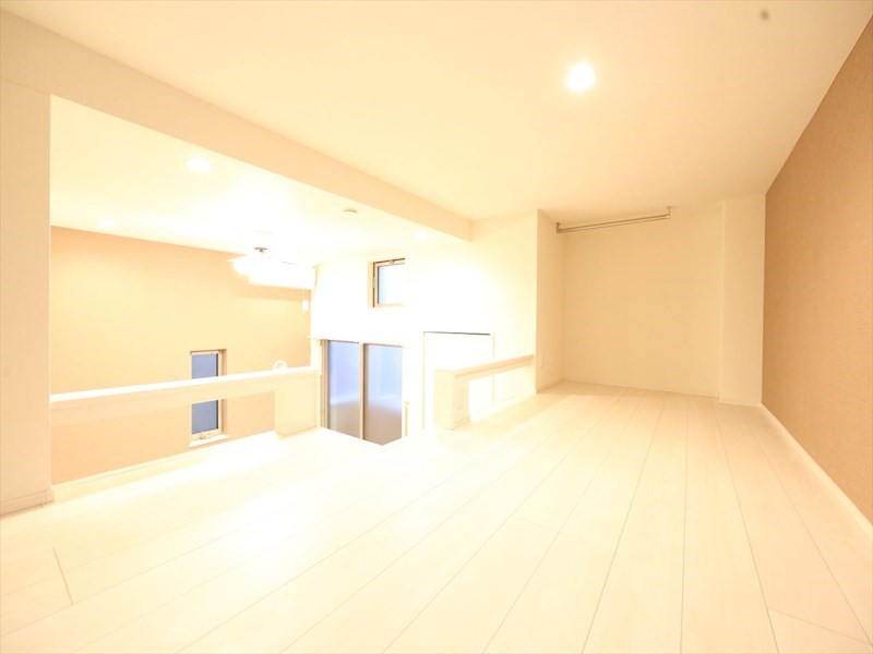 その他部屋・スペース　上段階段ロフト6.3帖（収納にも寝室にも使えます）同型写真