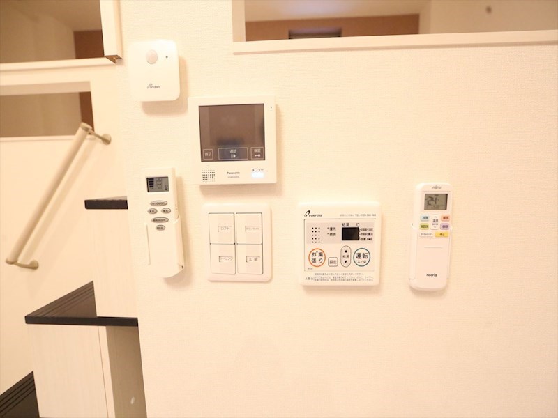 セキュリティ　ＴＶモニター付インターホン　同型写真