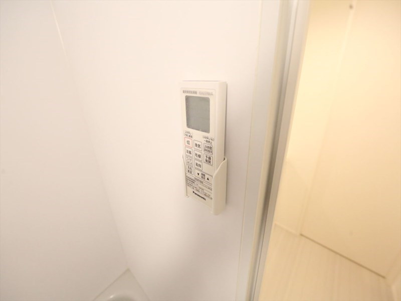その他設備　浴室暖房乾燥機付き　同型写真