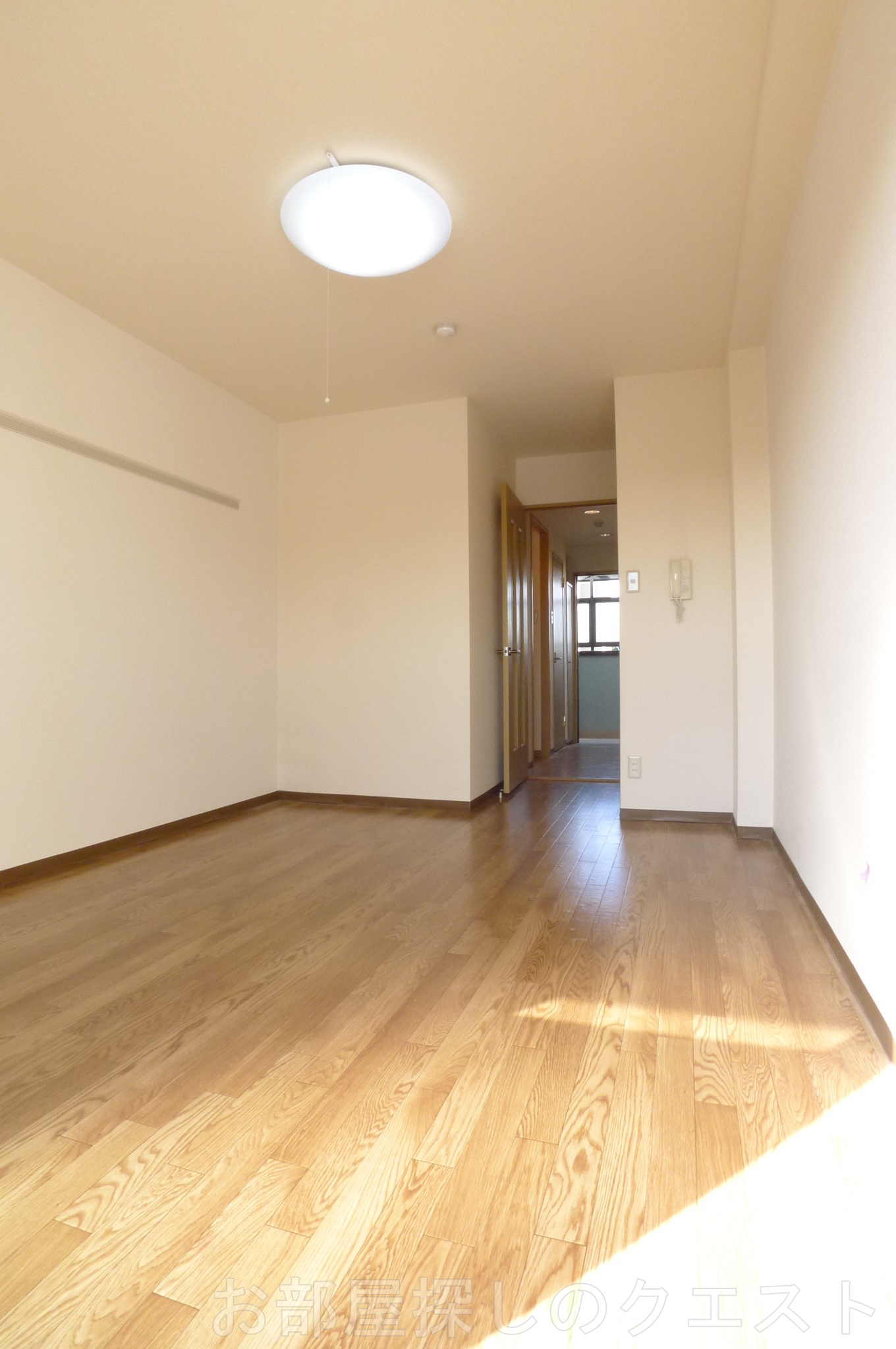 居室・リビング　（写真は同物件反転タイプ）