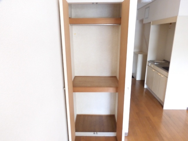 収納　写真は別部屋になります。