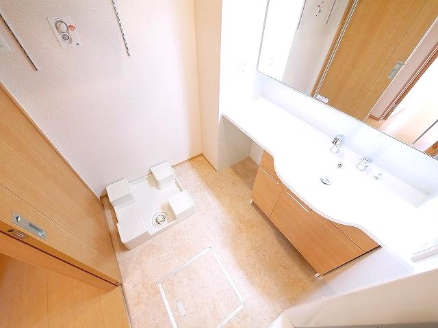 洗面設備　広い洗面スペース