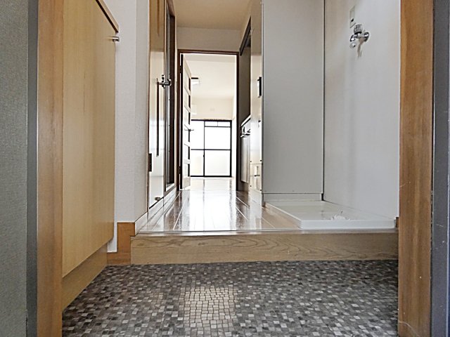 玄関　落ち着いた玄関です