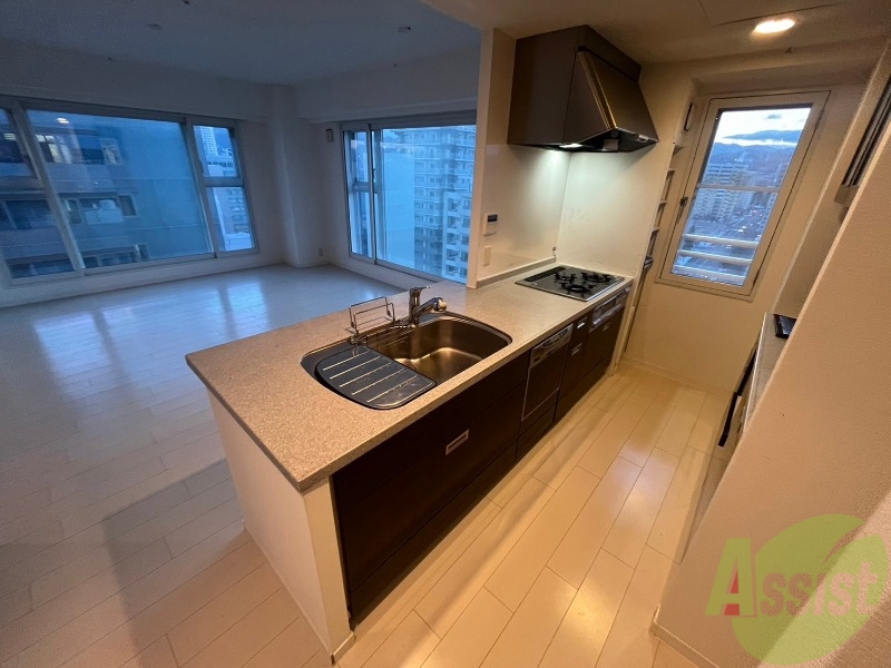 キッチン　キッチンは調理スペースもあり料理がはかどりそうです。