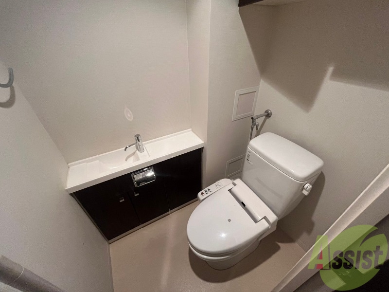 トイレ　ウォシュレット機能がついたトイレ。安心して使用できますね。