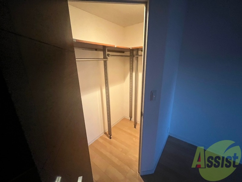 収納　クローゼットは奥行きもあり、荷物が多い方でも安心です。