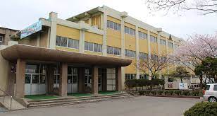 小学校　秋田市立泉小学校（小学校）まで398m