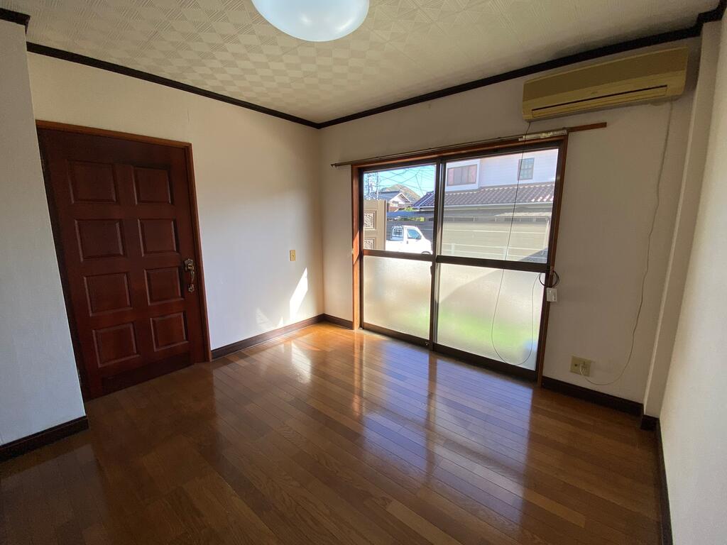 居室・リビング　広いリビングです