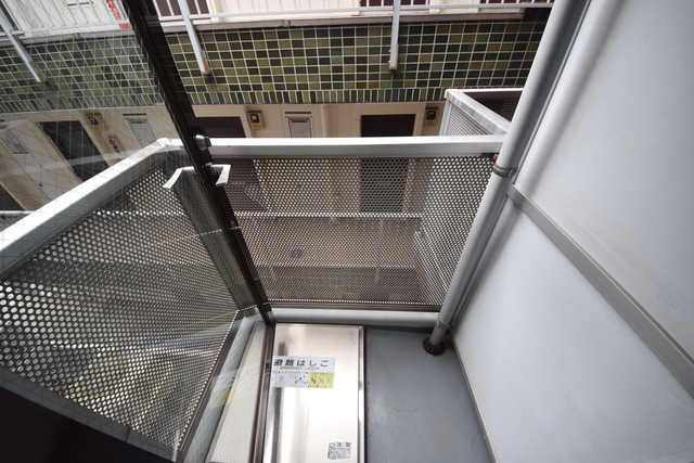 バルコニー　～洗濯物干そう～っ