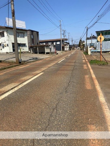 その他　全面道路（その他）まで0m