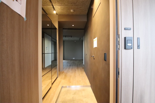 玄関　※別室の参考写真の為、現況優先です。