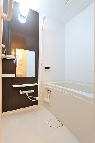 バス・シャワールーム　一日の疲れはこちらで癒やして下さい