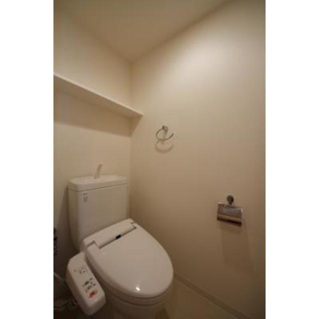 トイレ　※写真は同タイプ住戸です。