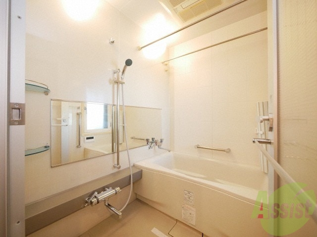 バス・シャワールーム　お風呂になります。一日の疲れを癒してくださいね。