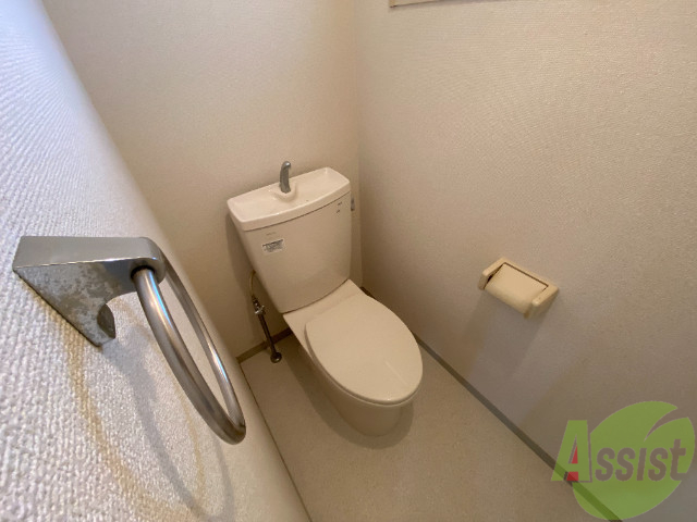 トイレ　トイレはお風呂と別で落ち着きそうですね。