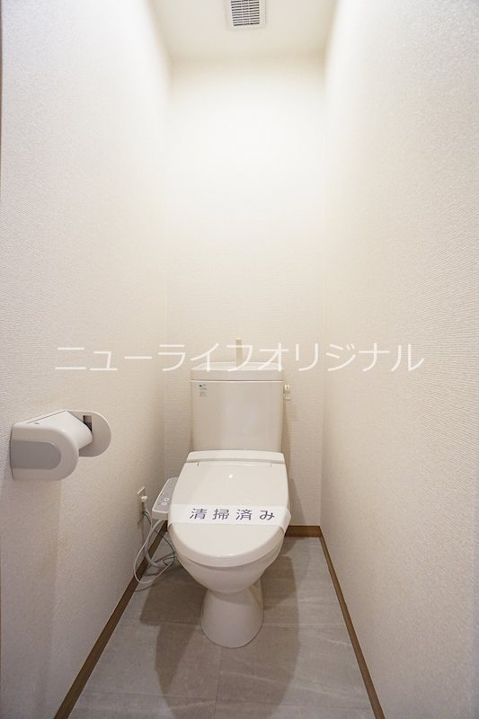 トイレ　清潔さと快適さを兼ね備えた温水洗浄便座☆