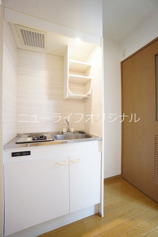 キッチン　コンパクトながら機能的なキッチンです☆