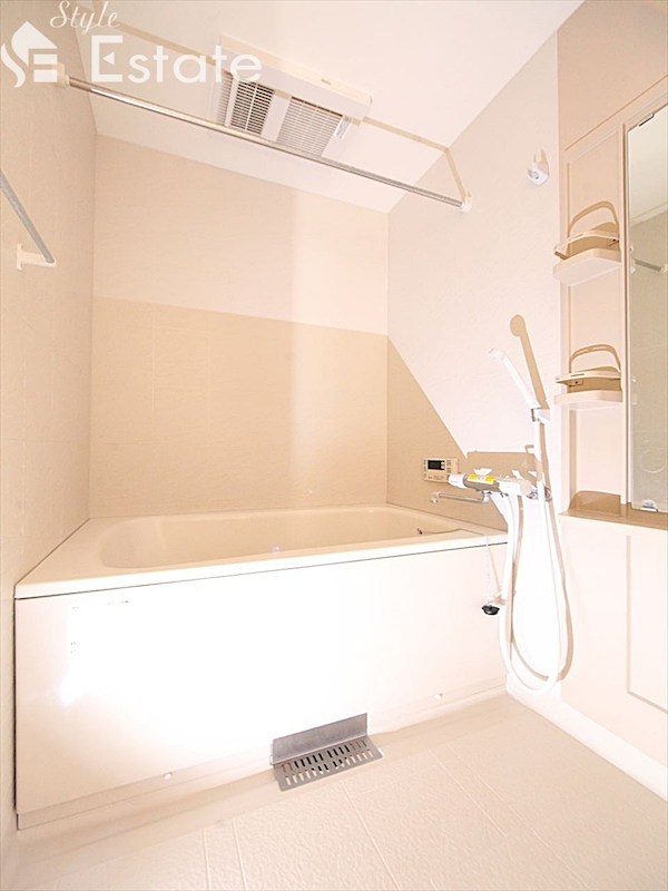 バス・シャワールーム　バスルーム