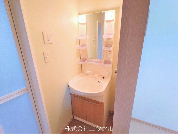 洗面設備　独立洗面台です。