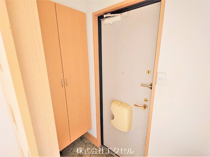 玄関　シューズBOX完備の玄関です。