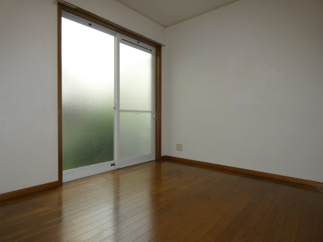 居室・リビング　別号室・参考写真