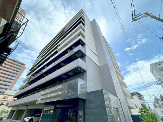 建物外観　存在感のある外観は落ちついた色合いで、堂々としていますね。