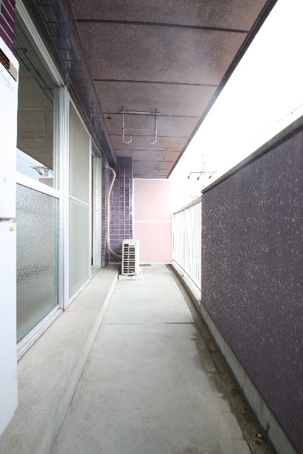 バルコニー　４階のお部屋の写真※別号室の参考写真、現況優先※