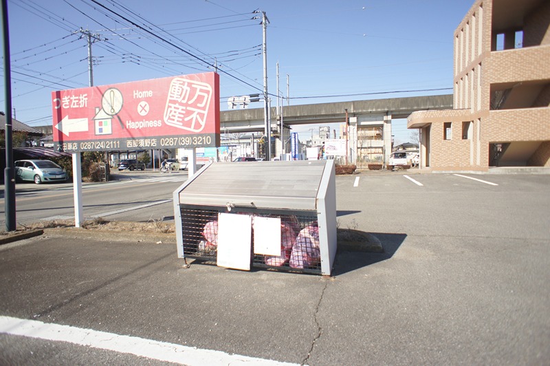 駐車場　敷地内に専用のゴミストッカー