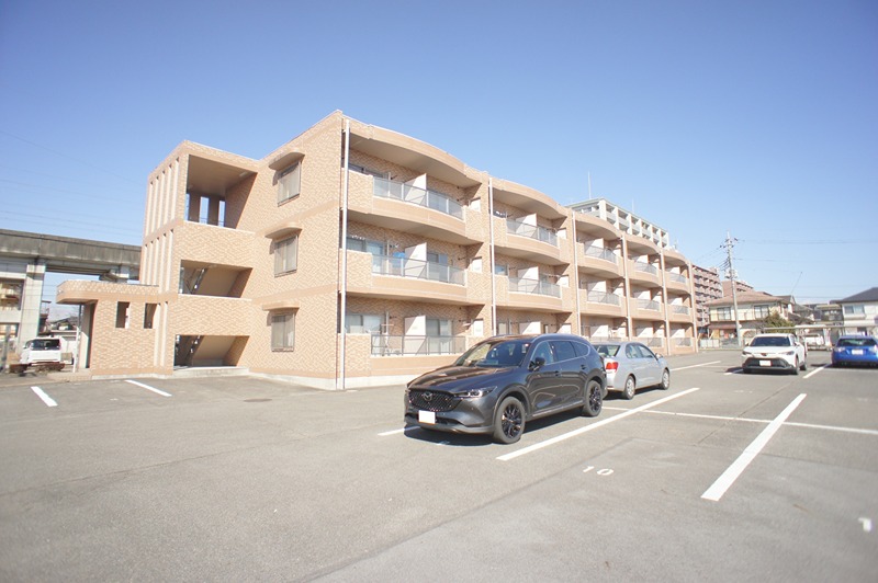 建物外観　駅まで徒歩4分の1G光回線ネット無料の鉄筋コンクリート造マン