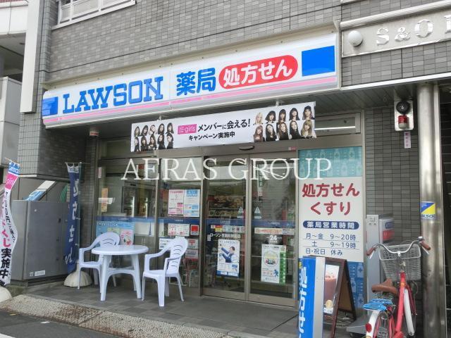 コンビニ　ローソン荏原町駅前店（コンビニ）まで107m