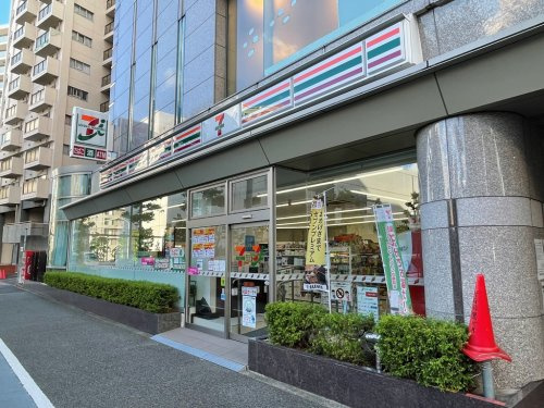 コンビニ　セブンイレブン 目黒3丁目店（コンビニ）まで431m