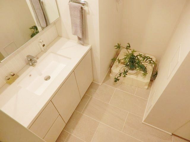 洗面設備　※モデルルーム参照※