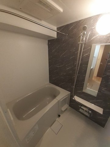 バス・シャワールーム　コンパクトで使いやすいお風呂です