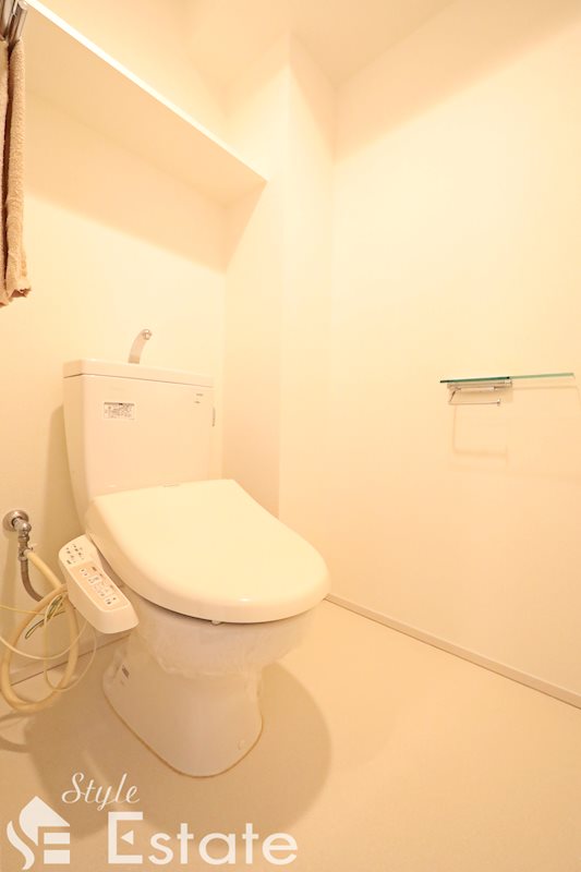 トイレ　便座温水洗浄機能付き