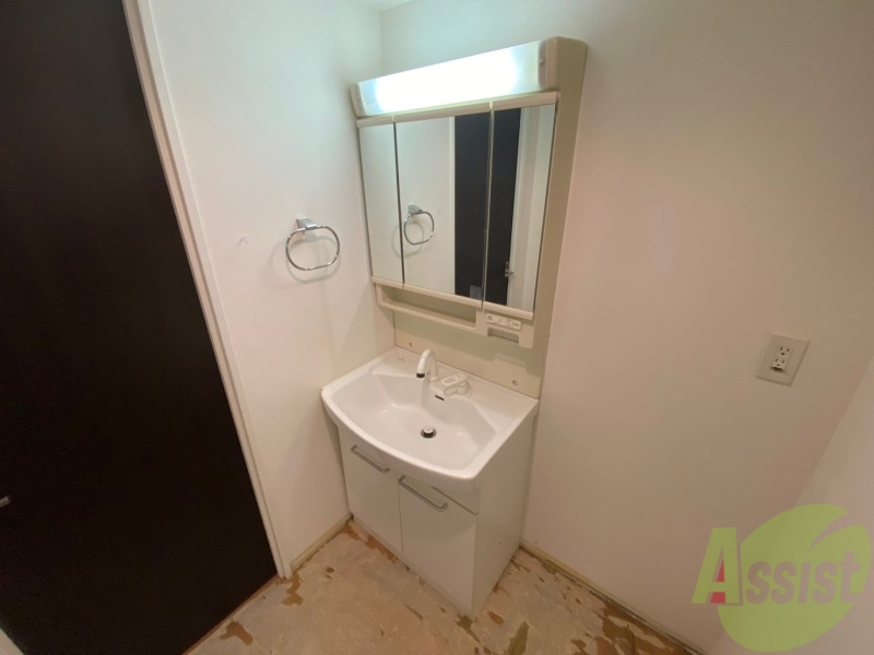 洗面設備　こちらに洗面台があります。朝の洗顔はこちらで。