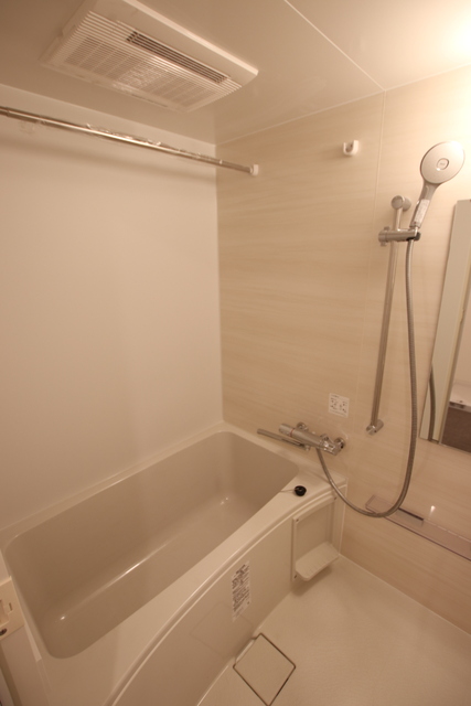 バス・シャワールーム　浴室乾燥・暖房・換気・涼風機能付き☆