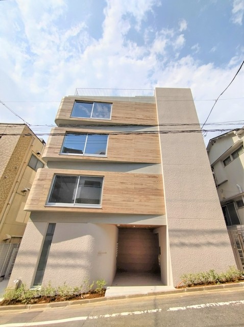 建物外観　駅近ながら裏通りを少し入った落ち着いた環境です♪