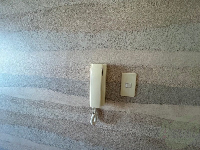 バルコニー　インターホンは通話ができるので急な訪問があっても安心です。