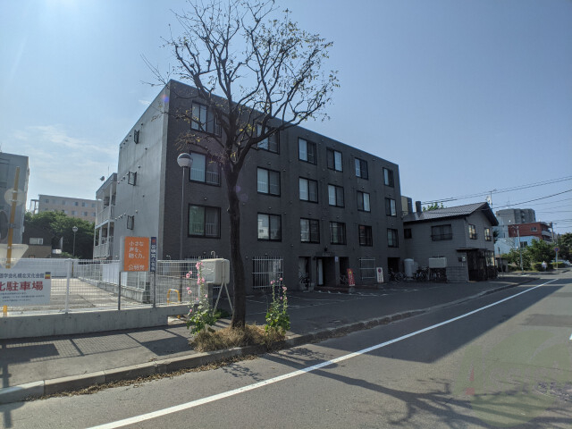 建物外観　札幌市北区北１９条西「ル・エスト６」