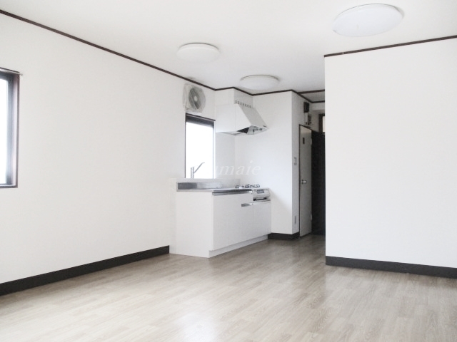 その他部屋・スペース　窓側からのアングルです☆