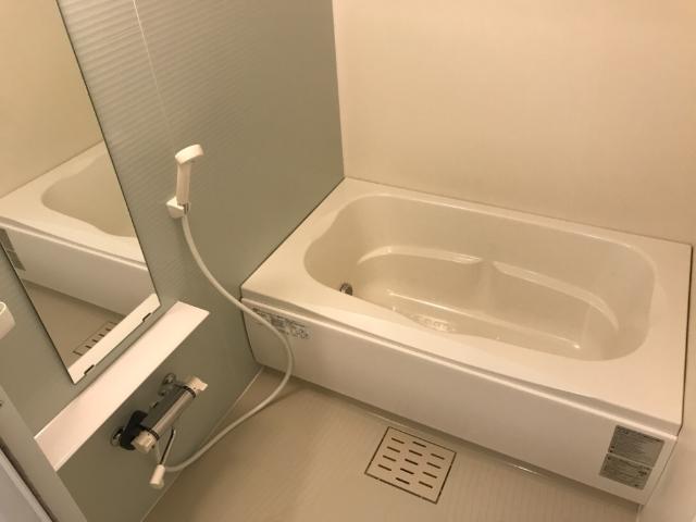 バス・シャワールーム　バス