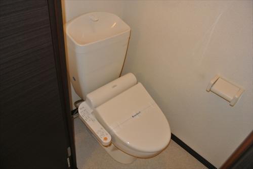 トイレ　温水洗浄便座