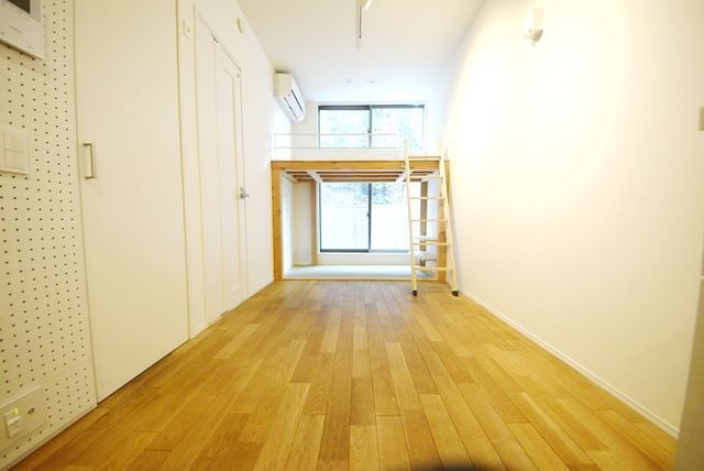 居室・リビング　★窓のある居室です★