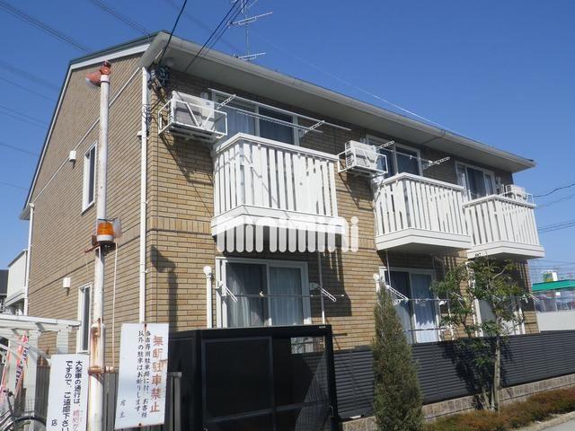 建物外観　南向きの２階建てコーポ