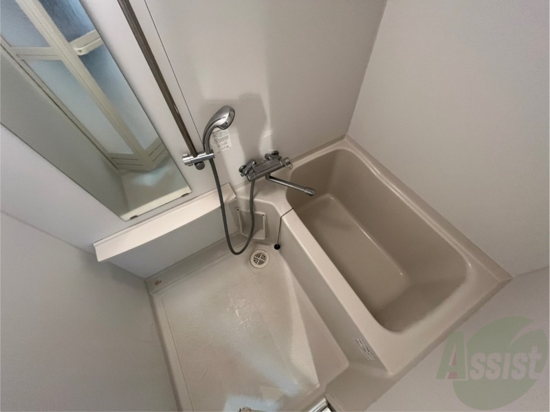 バス・シャワールーム　お風呂になります。一日の疲れを癒してくださいね。