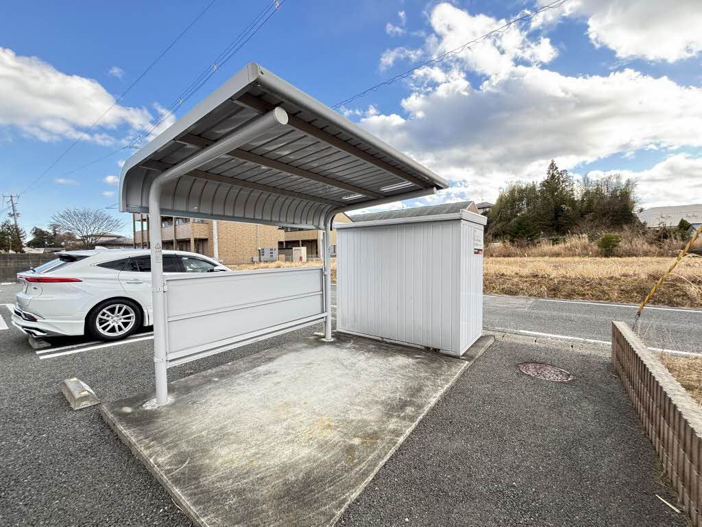 建物外観　駐輪場