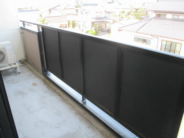 バルコニー　写真は別号室です