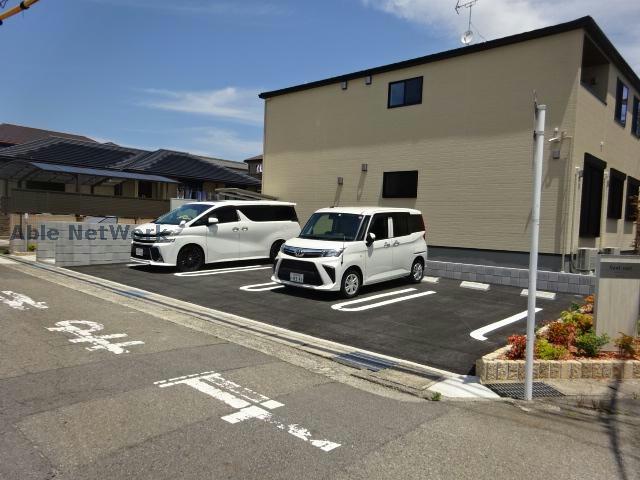 駐車場　駐車場