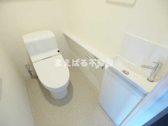 トイレ　温水洗浄便座