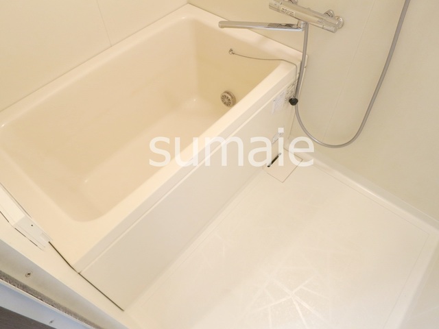 バス・シャワールーム　バスルームです。